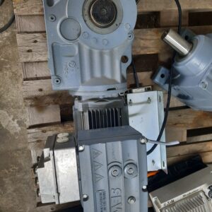 Sew hajtómű (azonosító: 6467)teljesítmény: 1,1kW, ford.: 2,3-23/p