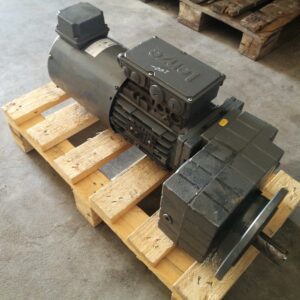 Új Lenze hajtómű (azonosító: 3280) teljesítmény: 3kW fordulat: 143