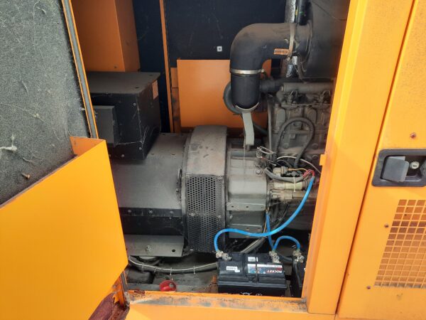 EMSA aggregátor 110kVA 88kW védőburkolattal (azonosító: 6445) - Image 8