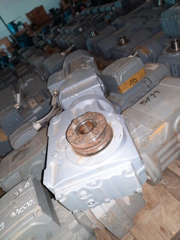 Sew hajtóművek (azonosító: 5894-5924) teljesítmény: 0,25kW és 0,37kW - Image 2
