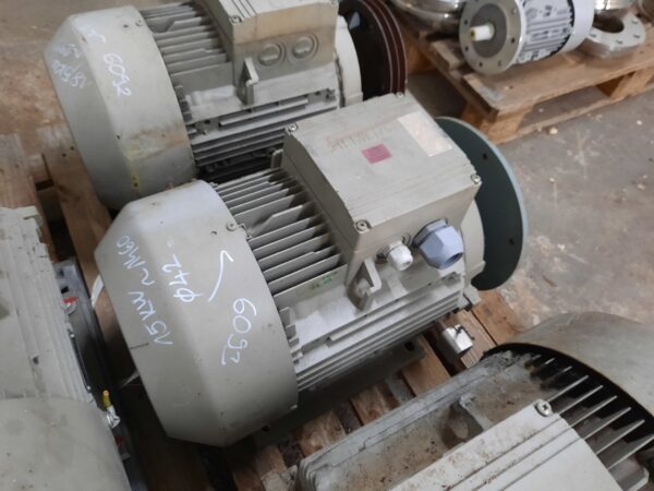 Siemens villanymotor (azonosító:6093) teljesítmény: 15kW, fordulat: 1460 - Image 3