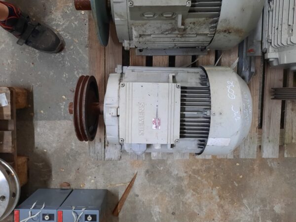 Siemens villanymotor (azonosító:6092) teljesítmény: 18,5kW, fordulat: 2935 - Image 5