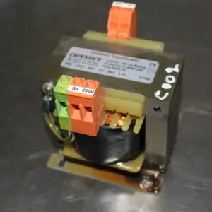 CL 100 VA leválasztó transzformátor (azonosító: C002)