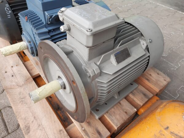 Lammers villanymotor (azonosító: 7331) teljesítmény: 15kW, 1460 ford.