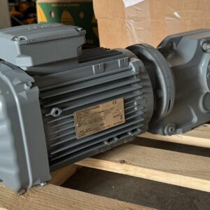 SEW hajtómű KA47 DRN90L4 (azonosító: 7509) Teljesítmény: 1,5kw, 41 ford.