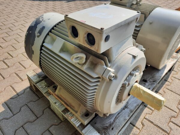 Lammers villanymotor (azonosító:7336) teljesítmény: 45kW, fordulat: 1475 - Image 4
