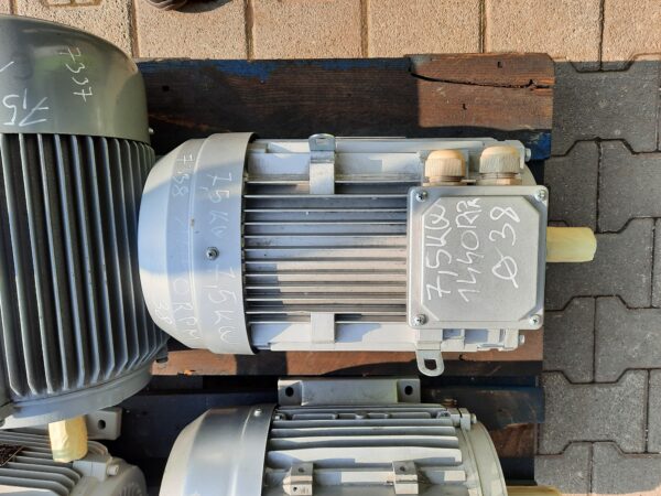 Seipee villanymotor (azonosító: 7338), teljesítmény: 7,5kW ford.: 1440 - Image 5